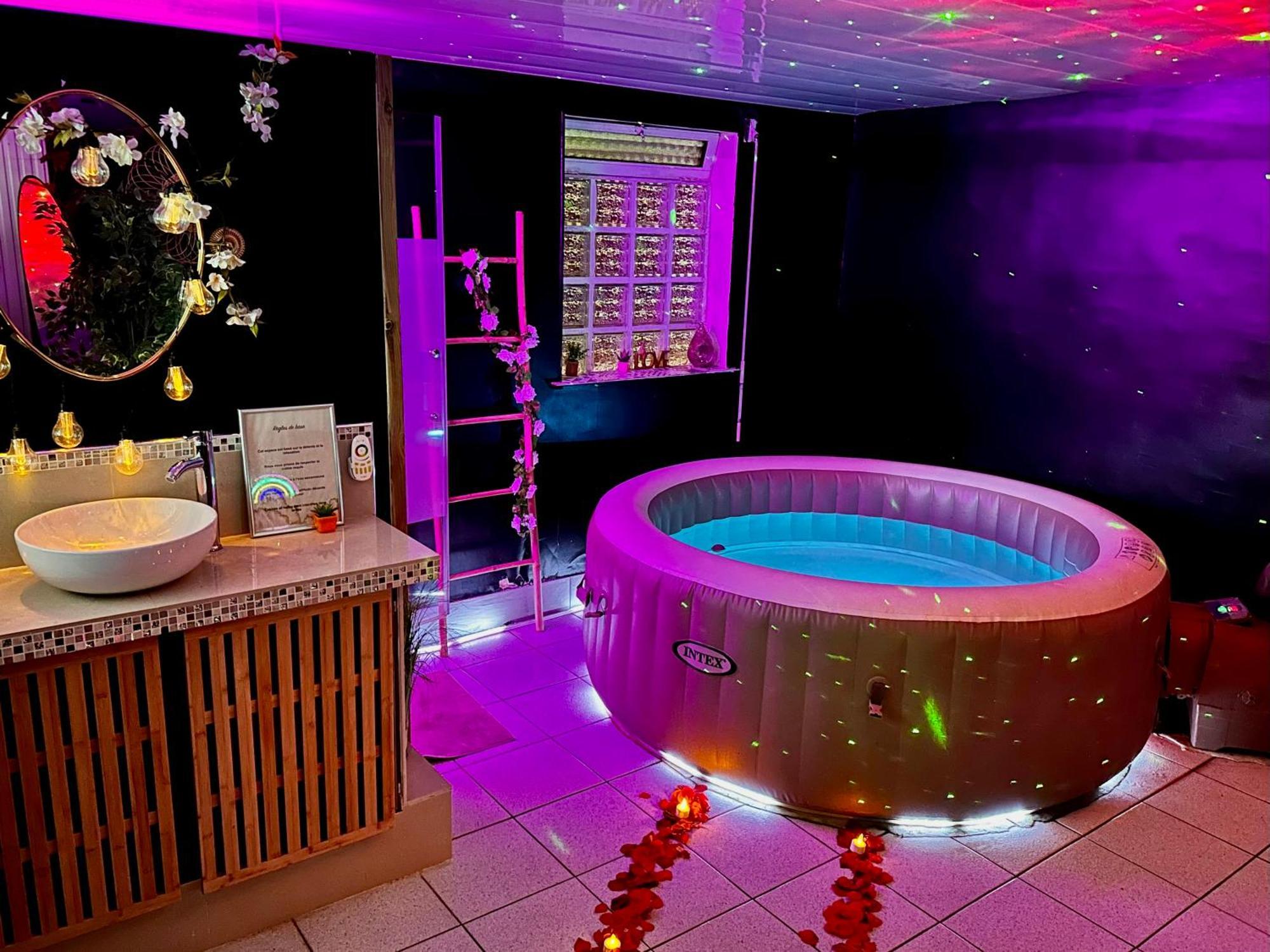 Suite Romantique Jacuzzi Gagny Exterior foto